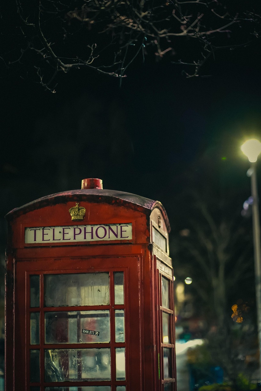 phone-booth-7728783_1280