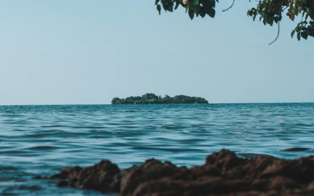 Onde ficar na Jamaica - baía e paisagem costeira da ilha